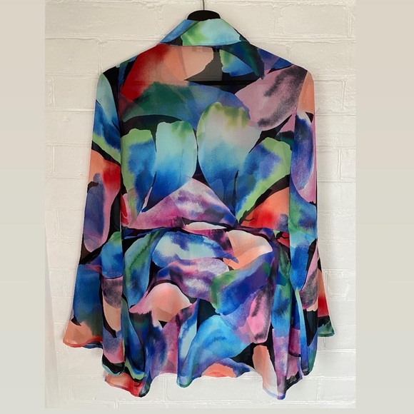 Michael Taylor floral print semi sheer blouse. - Picture 4 of 10